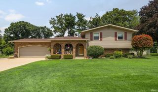 52526 Farmingdale Drive, Granger, IN 46530