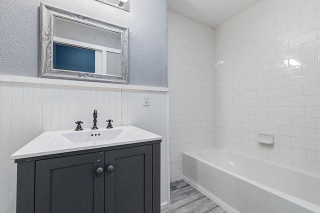 654 N 36TH ST, Philadelphia, PA 19104
