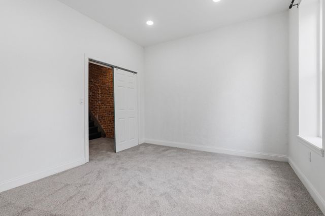 654 N 36TH ST, Philadelphia, PA 19104