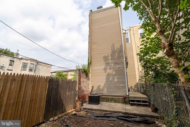 654 N 36TH ST, Philadelphia, PA 19104