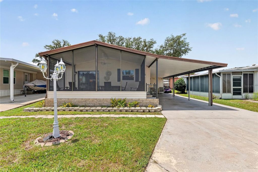 Image 1 of property listing at 572 TAMMI DRIVE, Leesburg, FL 34788