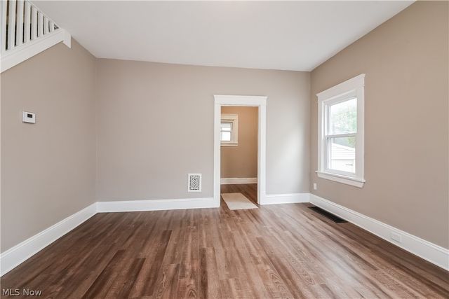 1376 Gladys Avenue, Lakewood, OH 44107
