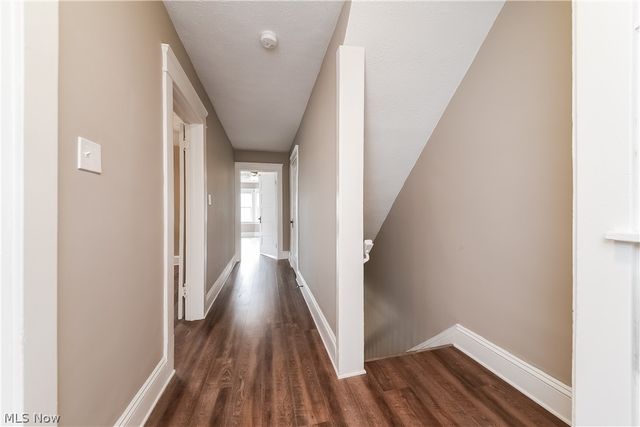 1376 Gladys Avenue, Lakewood, OH 44107