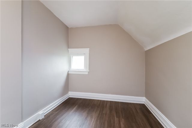 1376 Gladys Avenue, Lakewood, OH 44107