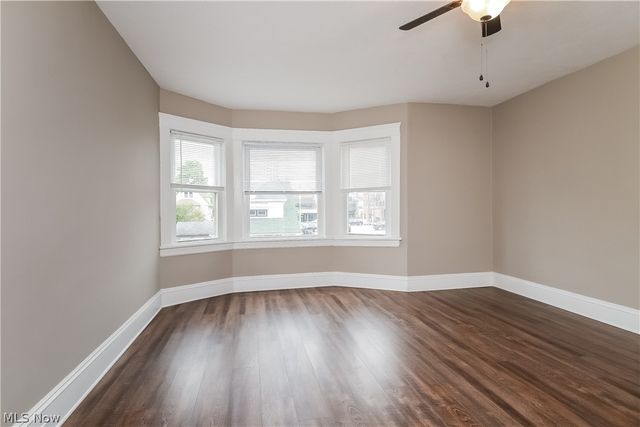 1376 Gladys Avenue, Lakewood, OH 44107