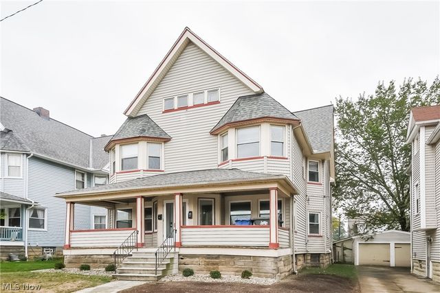 1376 Gladys Avenue, Lakewood, OH 44107