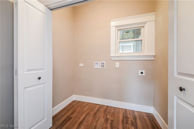 1376 Gladys Avenue, Lakewood, OH 44107