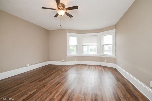 1376 Gladys Avenue, Lakewood, OH 44107