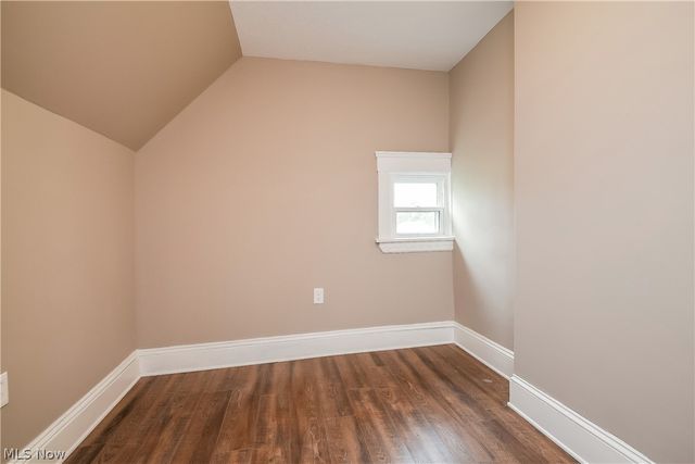 1376 Gladys Avenue, Lakewood, OH 44107