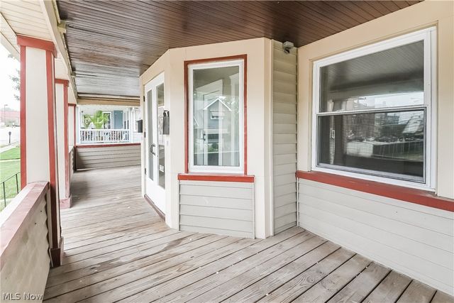 1376 Gladys Avenue, Lakewood, OH 44107