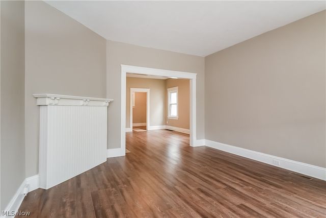 1376 Gladys Avenue, Lakewood, OH 44107