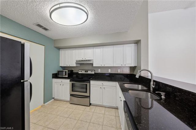 8290 Ibis Club LN 913, Naples, FL 34104