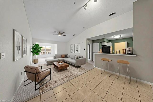 8290 Ibis Club LN 913, Naples, FL 34104