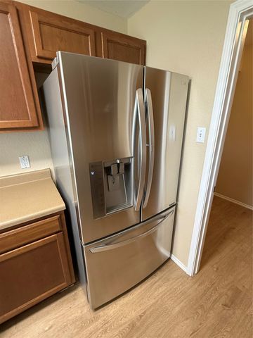 225 Hyltin ST, Hutto, TX 78634