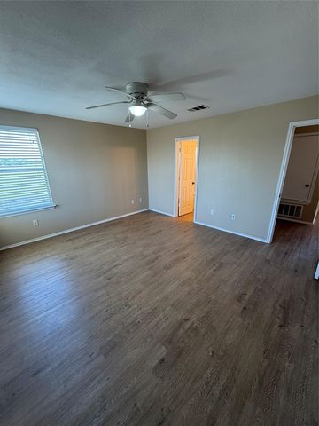 225 Hyltin ST, Hutto, TX 78634