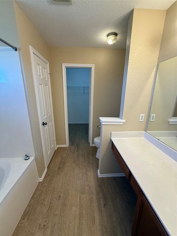 225 Hyltin ST, Hutto, TX 78634