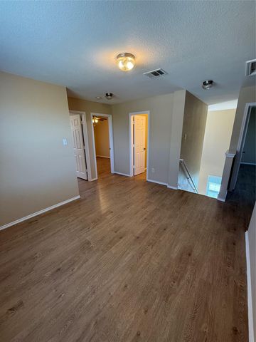 225 Hyltin ST, Hutto, TX 78634