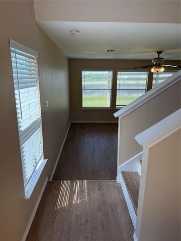 225 Hyltin ST, Hutto, TX 78634