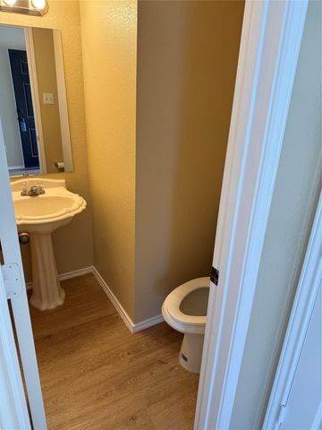 225 Hyltin ST, Hutto, TX 78634