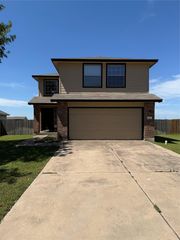225 Hyltin ST, Hutto, TX 78634