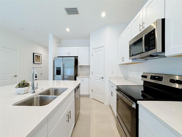 8429 LUNAR SKYE ST, Sarasota, FL 34241