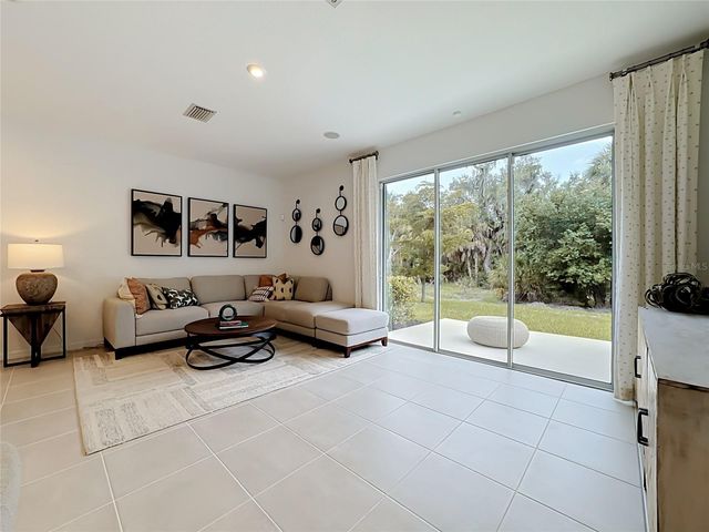 8429 LUNAR SKYE ST, Sarasota, FL 34241
