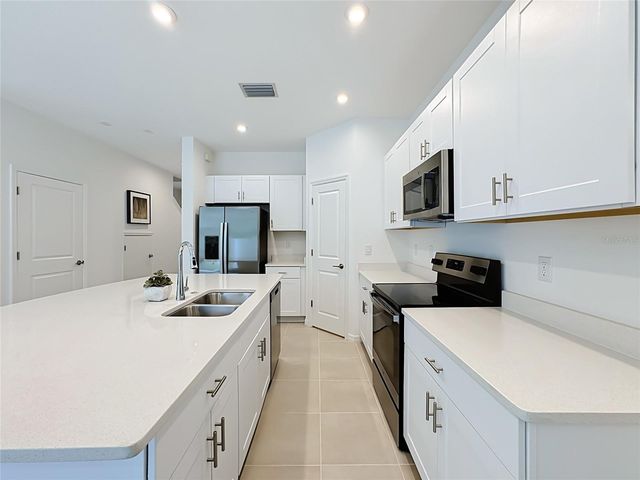 8429 LUNAR SKYE ST, Sarasota, FL 34241