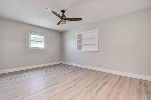 140 89TH AVENUE NE, St Petersburg, FL 33702