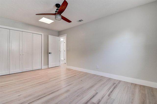 140 89TH AVENUE NE, St Petersburg, FL 33702