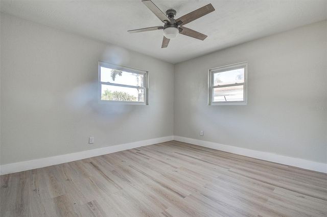 140 89TH AVENUE NE, St Petersburg, FL 33702