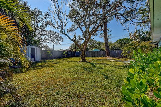 140 89TH AVENUE NE, St Petersburg, FL 33702