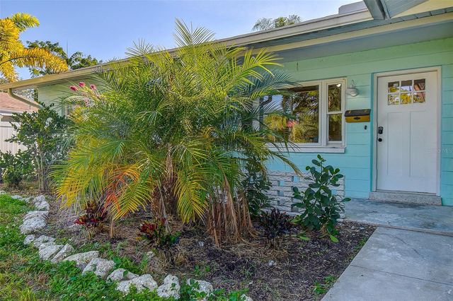 140 89TH AVENUE NE, St Petersburg, FL 33702