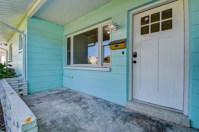 140 89TH AVENUE NE, St Petersburg, FL 33702