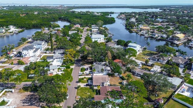 140 89TH AVENUE NE, St Petersburg, FL 33702