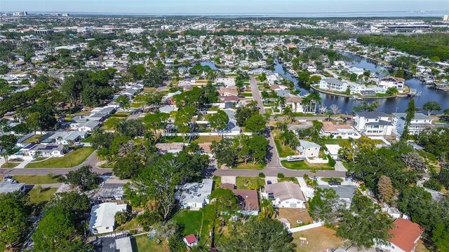 140 89TH AVENUE NE, St Petersburg, FL 33702