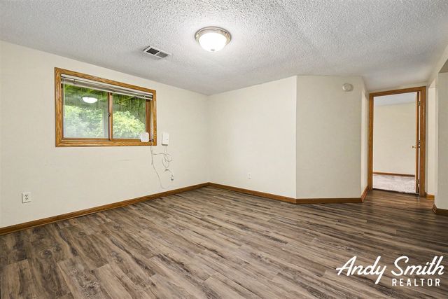 400-402 60th Street, Grand Rapids, MI 49548