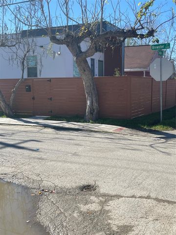 3015 Delia Street, Houston, TX 77026