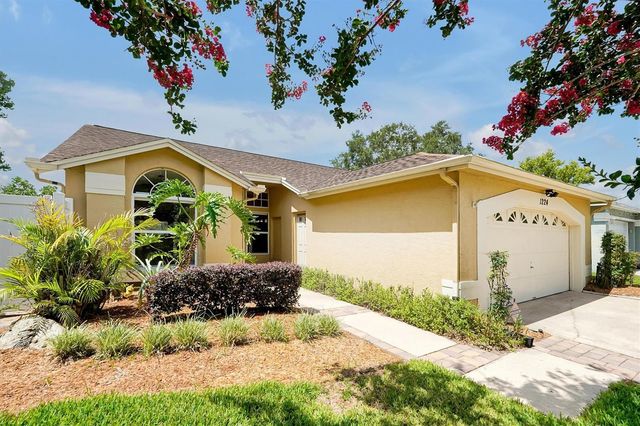 1224 LAKE BLUE CIRCLE, Apopka, FL 32703