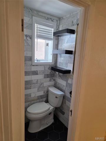 7264 Northmoor Drive, University City, MO 63105