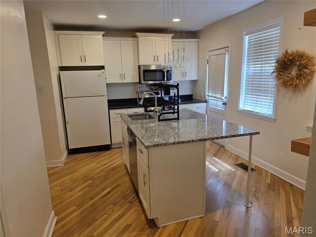 7264 Northmoor Drive, University City, MO 63105