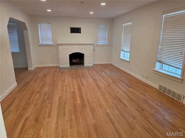 7264 Northmoor Drive, University City, MO 63105