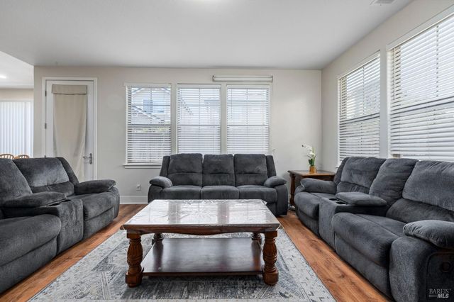 1461-1463 Trombetta St, Santa Rosa, CA 95407