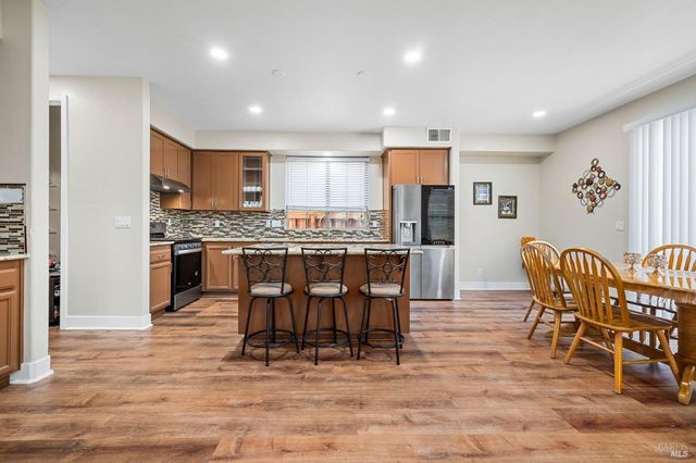 1461-1463 Trombetta St, Santa Rosa, CA 95407