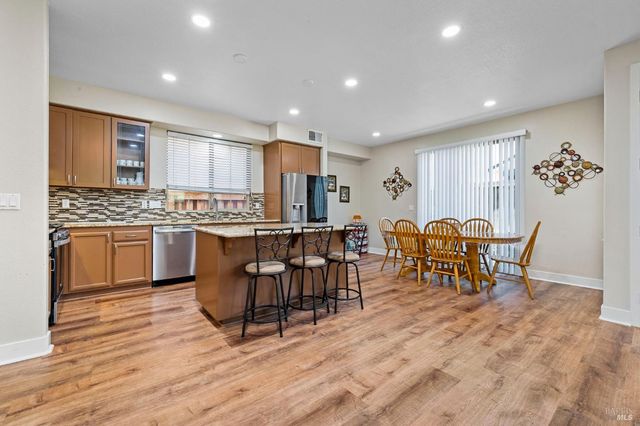 1461-1463 Trombetta St, Santa Rosa, CA 95407