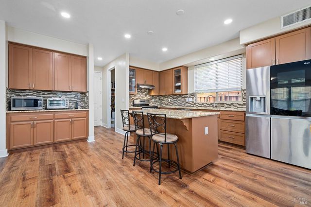 1461-1463 Trombetta St, Santa Rosa, CA 95407