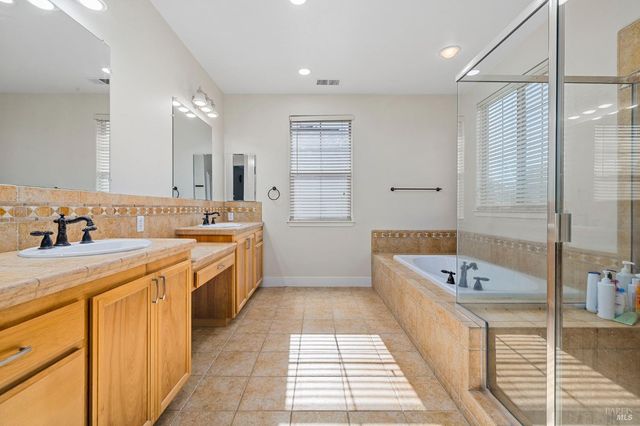 1461-1463 Trombetta St, Santa Rosa, CA 95407