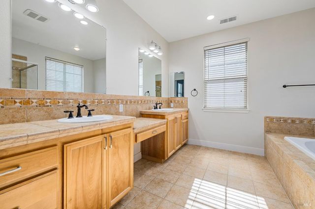 1461-1463 Trombetta St, Santa Rosa, CA 95407