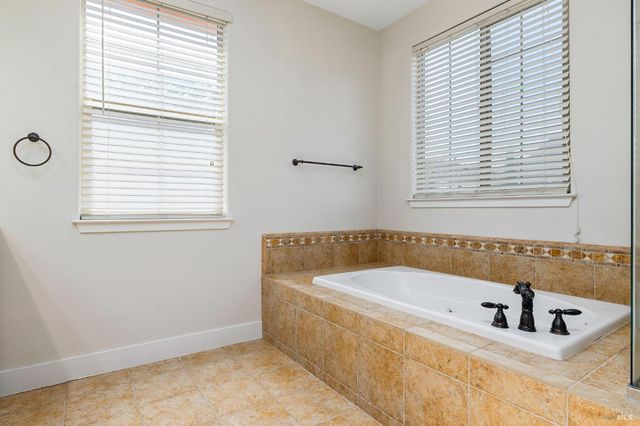 1461-1463 Trombetta St, Santa Rosa, CA 95407