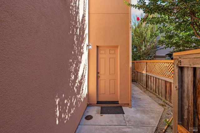 1461-1463 Trombetta St, Santa Rosa, CA 95407