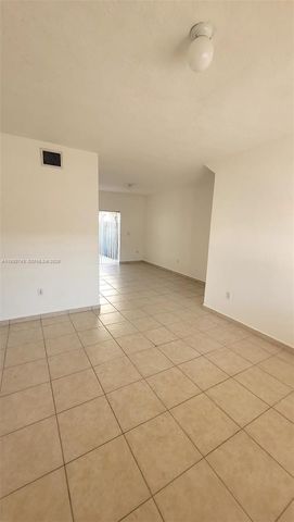 7241 NW 174th Ter 103, Hialeah, FL 33015